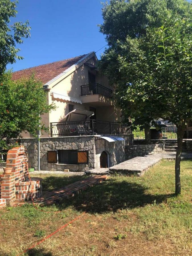 T-A Apartment Rijeka Crnojevica Bagian luar foto