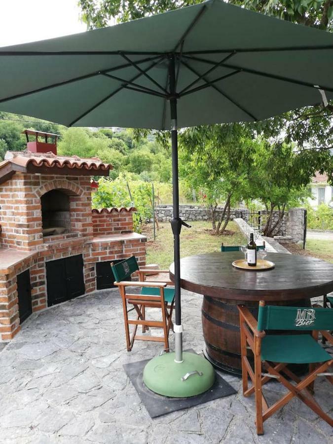 T-A Apartment Rijeka Crnojevica Bagian luar foto