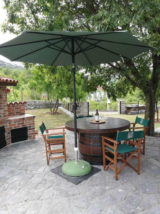 T-A Apartment Rijeka Crnojevica Bagian luar foto