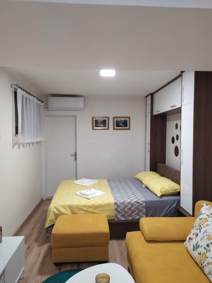 T-A Apartment Rijeka Crnojevica Bagian luar foto